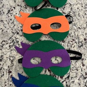 NEW- FUN PARTY PACK FOR 12 kids- TMNT!!!
